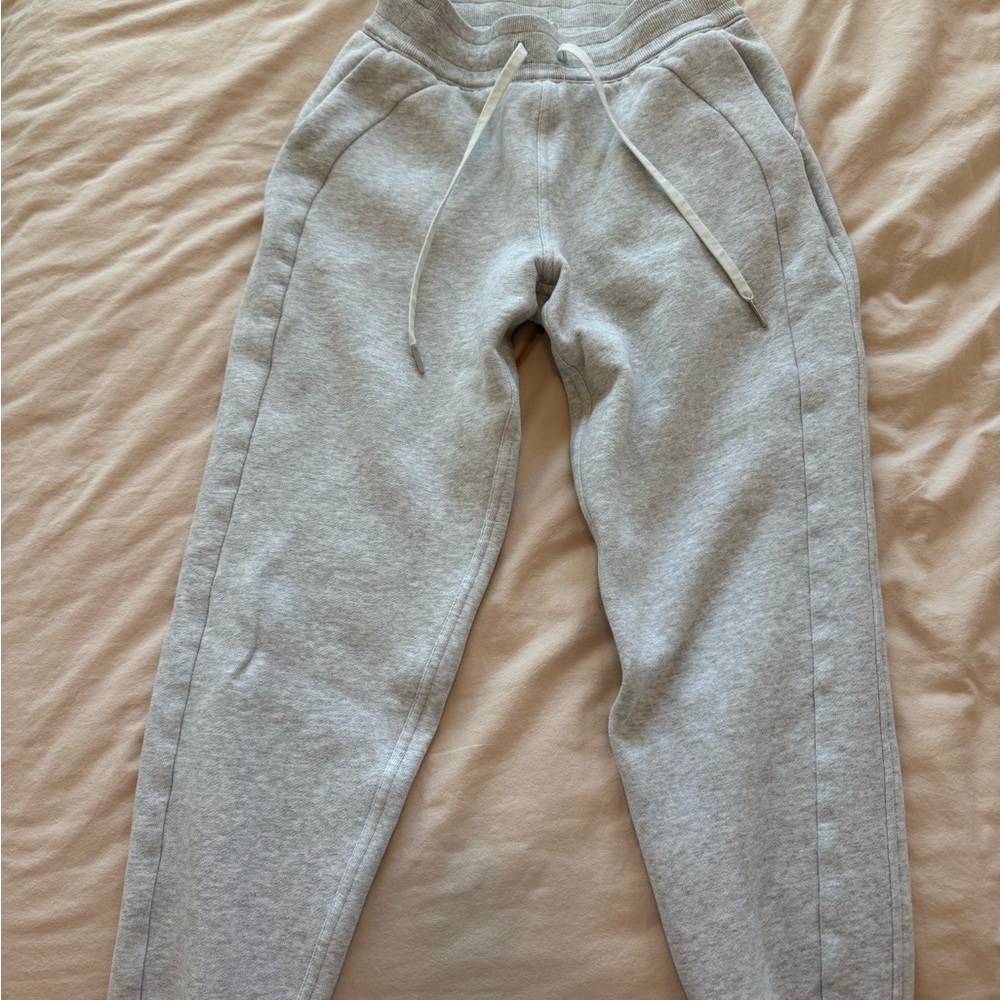 lululemon gray scuba sweatpants/joggers